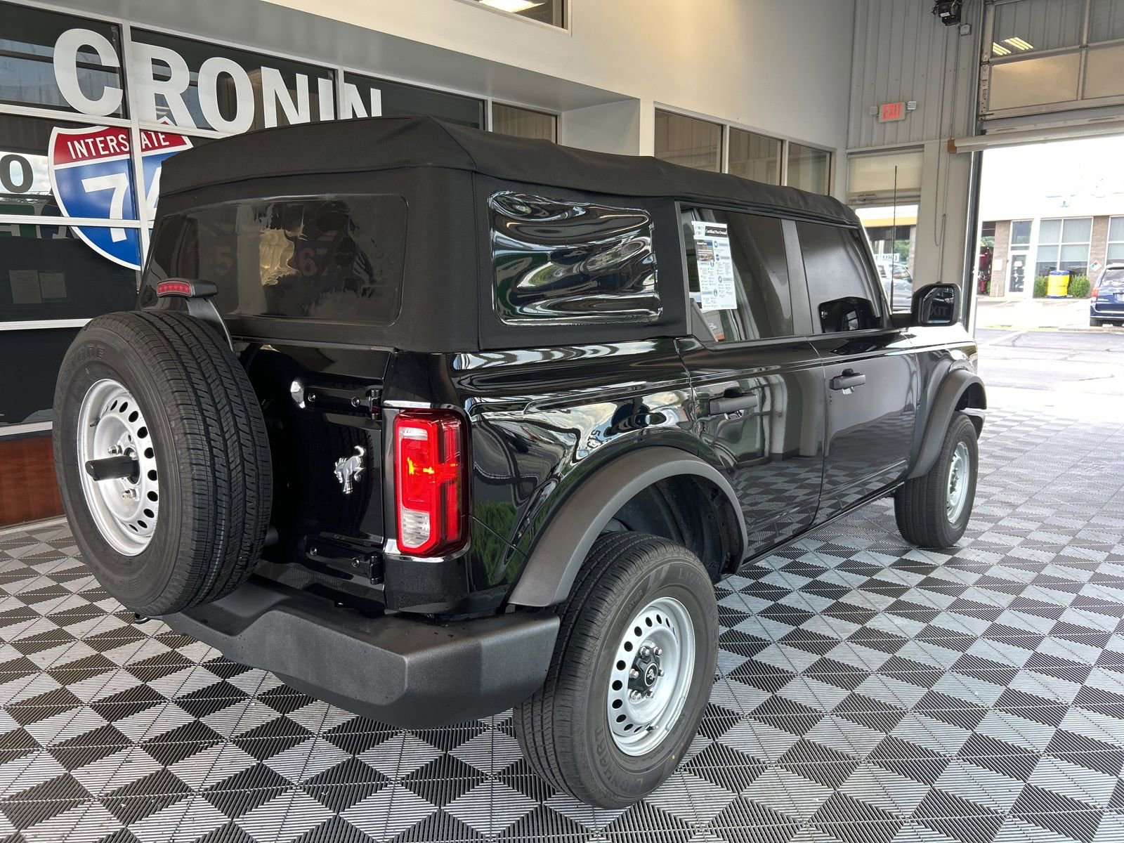 Used 2022 Ford Bronco 4-Door image 6