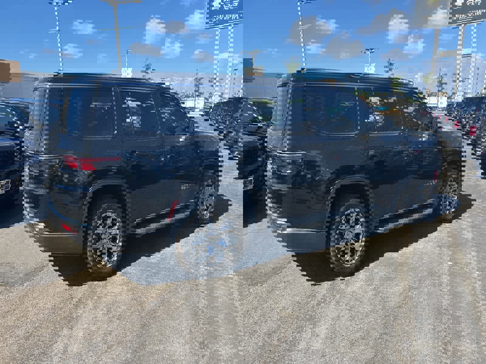 Used 2022 Jeep Wagoneer Series II image 31