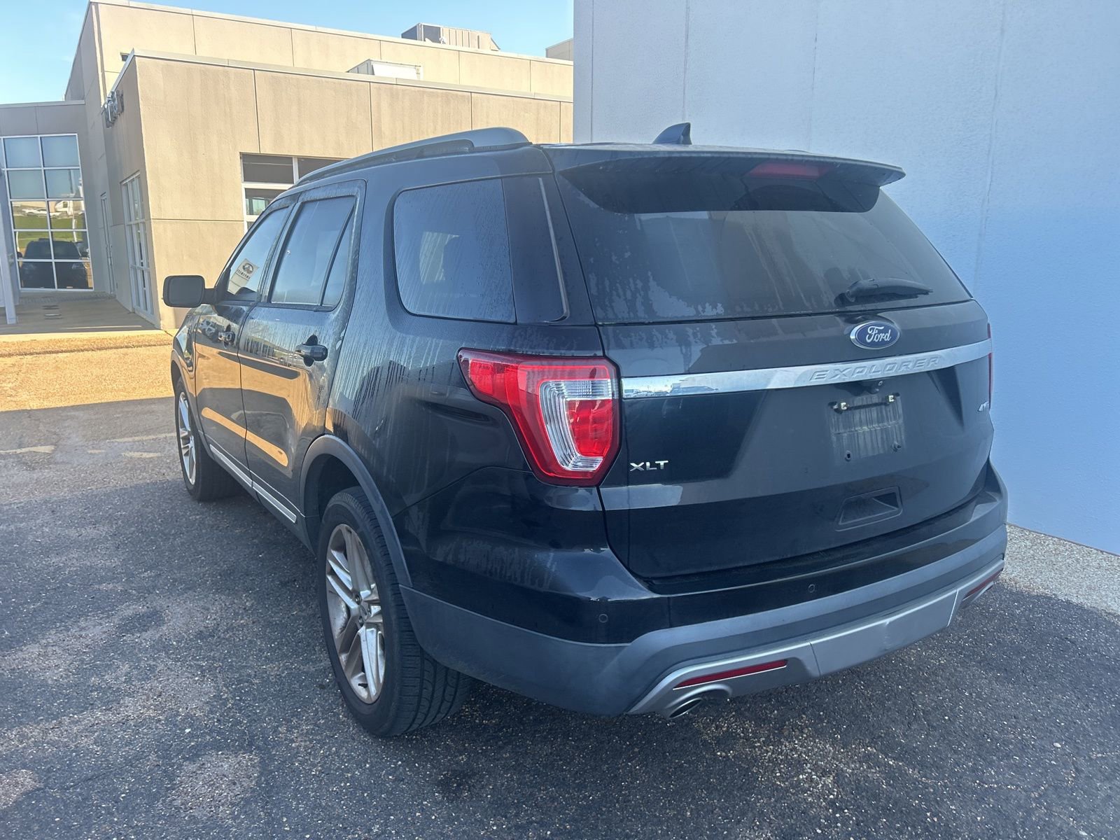 Used 2017 Ford Explorer XLT w/ Equipment Group 202A image 11