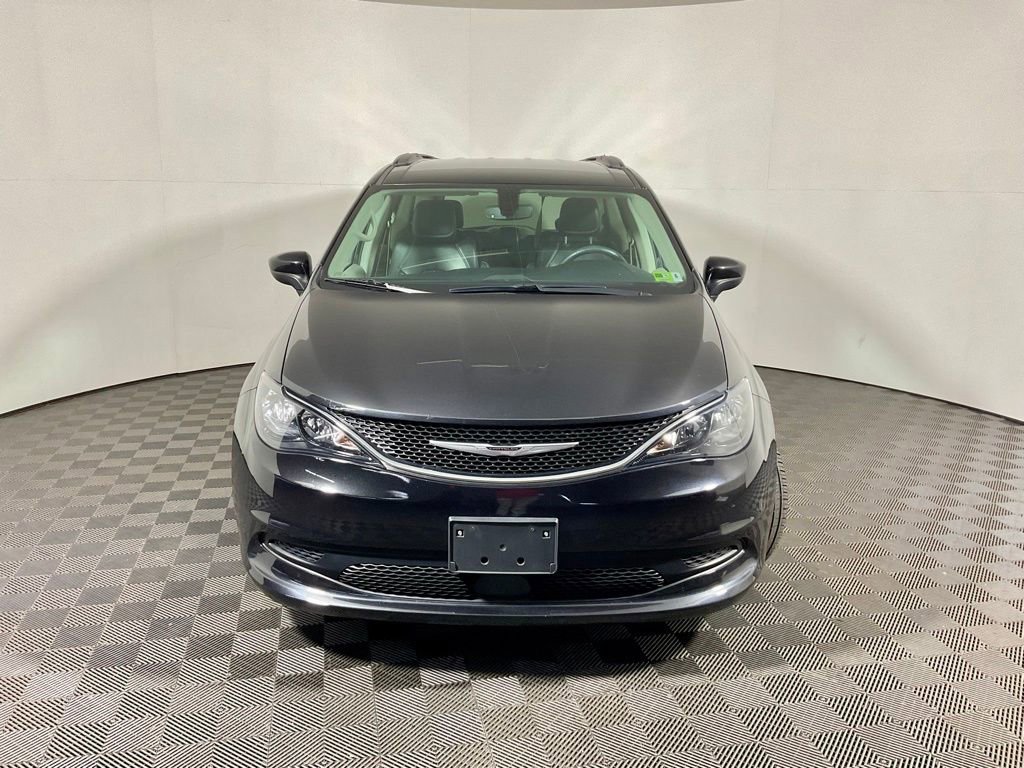 Used 2021 Chrysler Voyager Lxi image 3