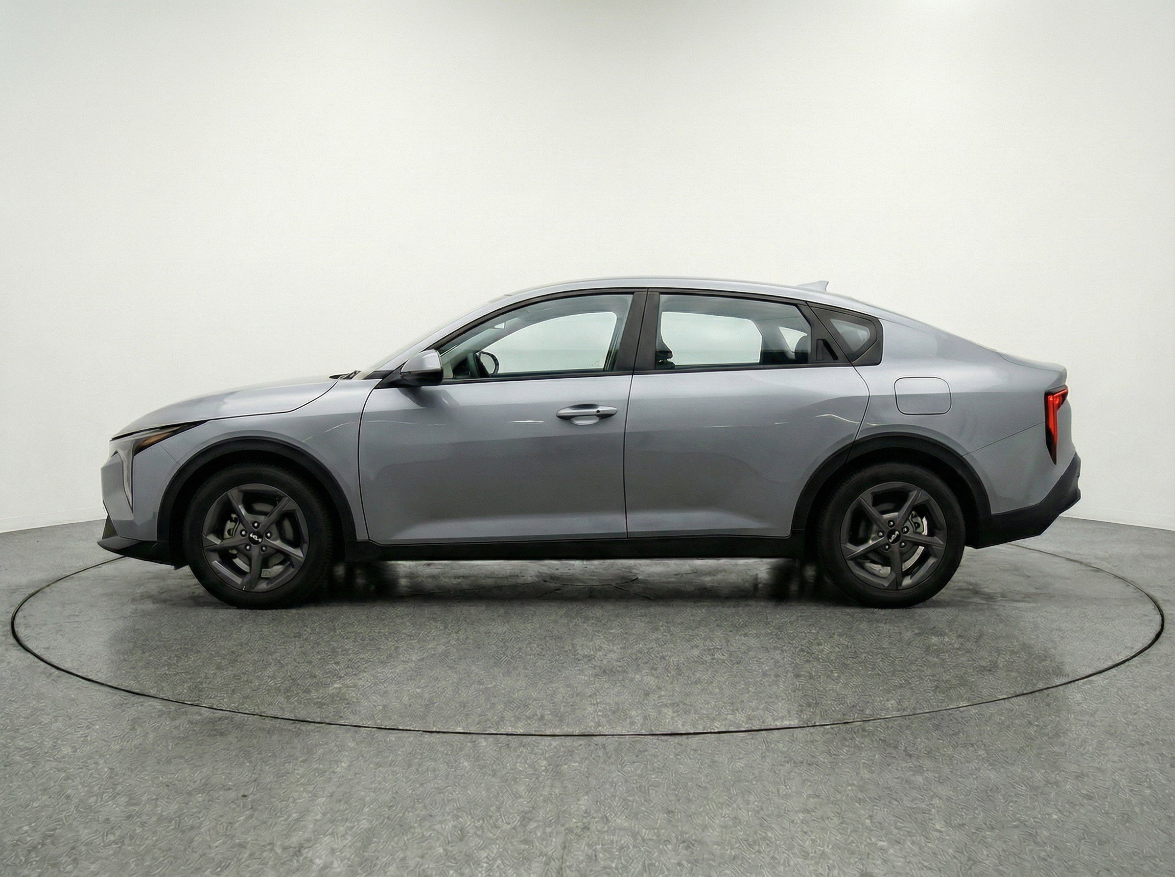 Used 2025 Kia K4 LXS image 5