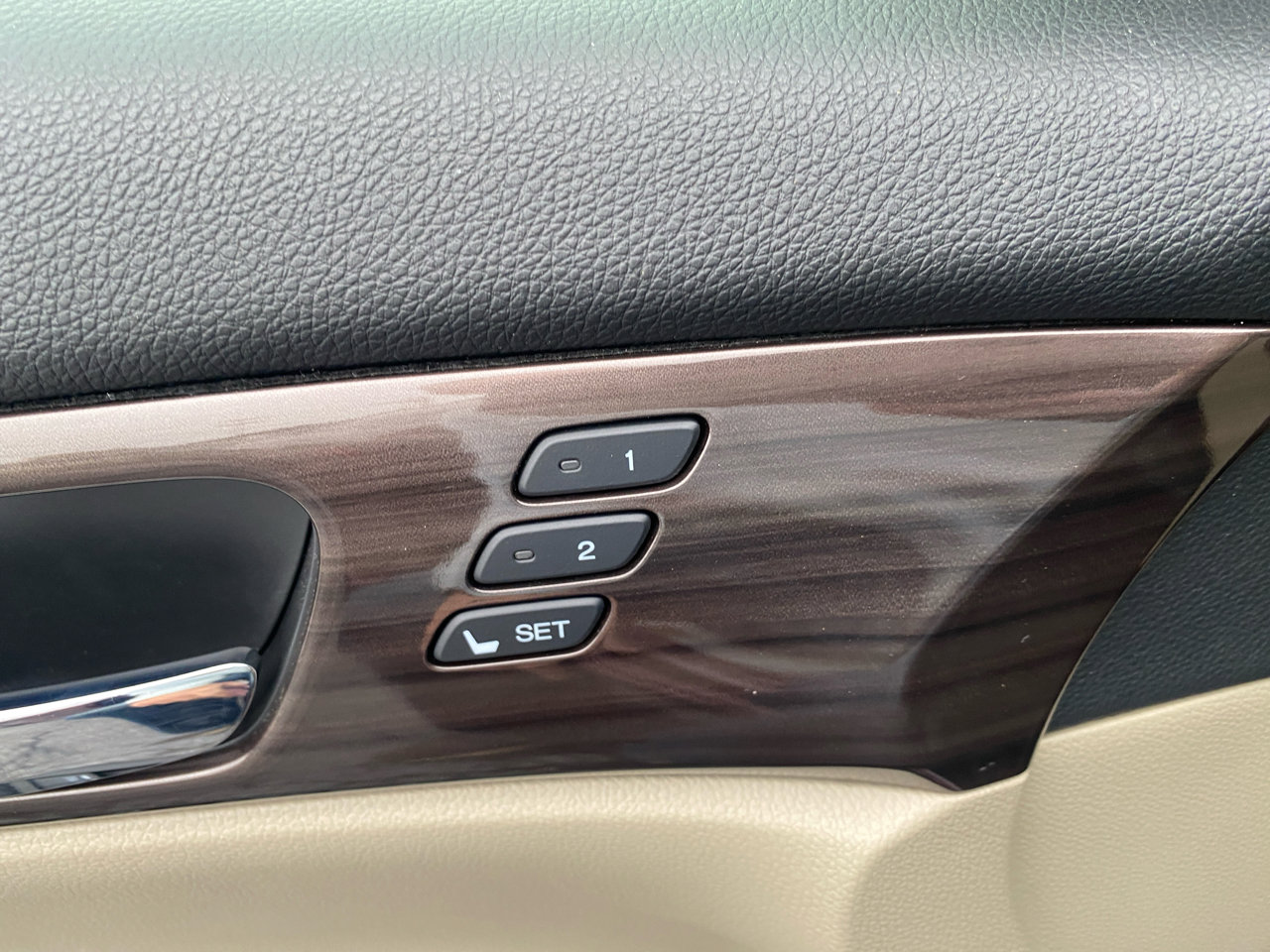 Used 2017 Honda Accord Touring image 13