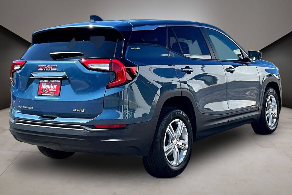 Used 2024 GMC Terrain SLE AWD/4WD image 6