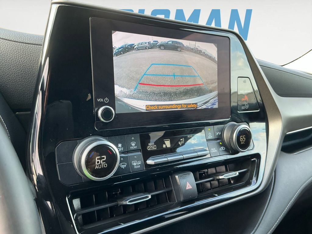 Used 2023 Toyota Highlander LE FWD image 23