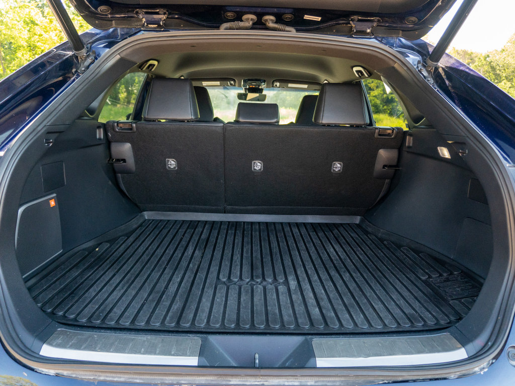 Used 2022 Toyota Venza XLE AWD/4WD image 15
