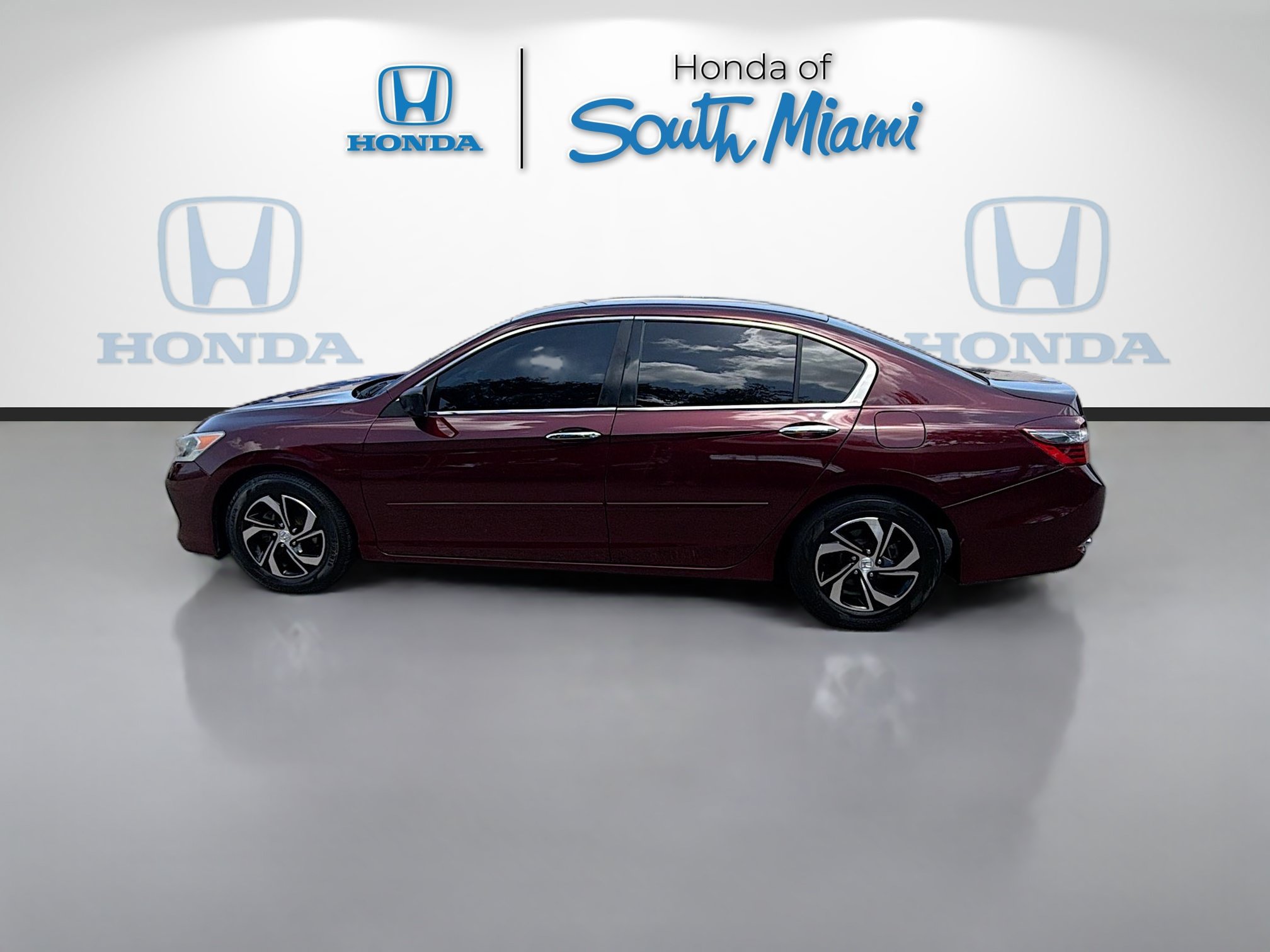 Used 2017 Honda Accord LX image 4