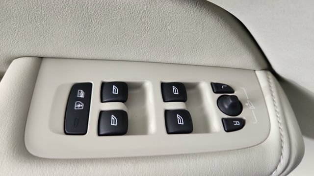 New 2027 Volvo XC60 B5 Ultra AWD/4WD image 10