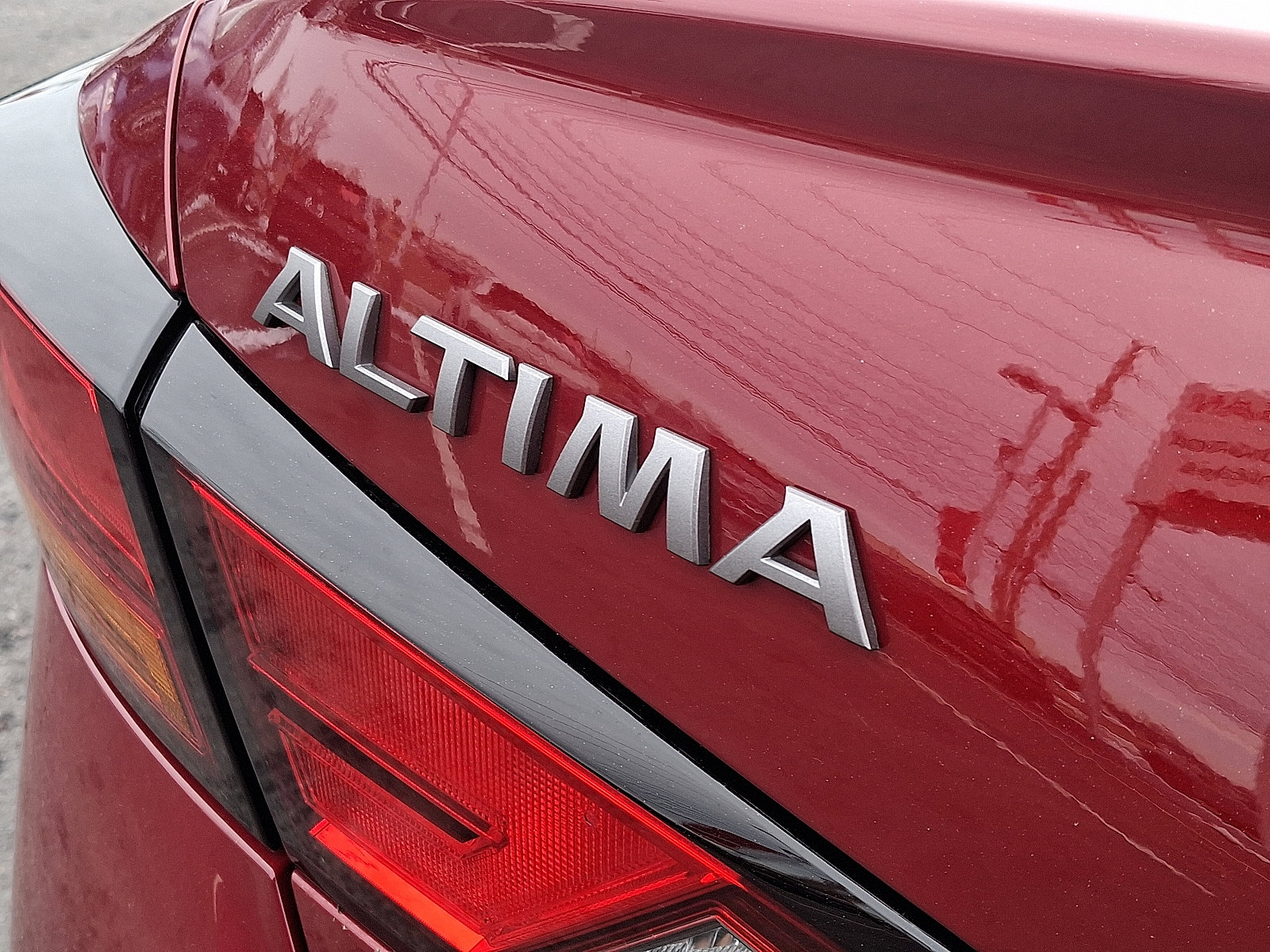 Certified 2025 Nissan Altima 2.5 SR image 30