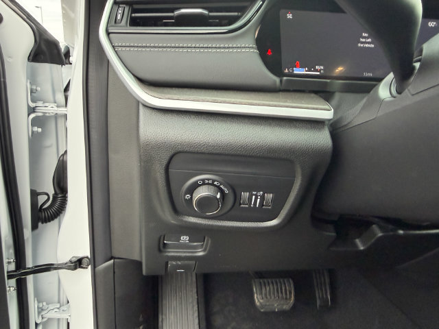 New 2026 Jeep Grand Cherokee Altitude AWD/4WD image 19