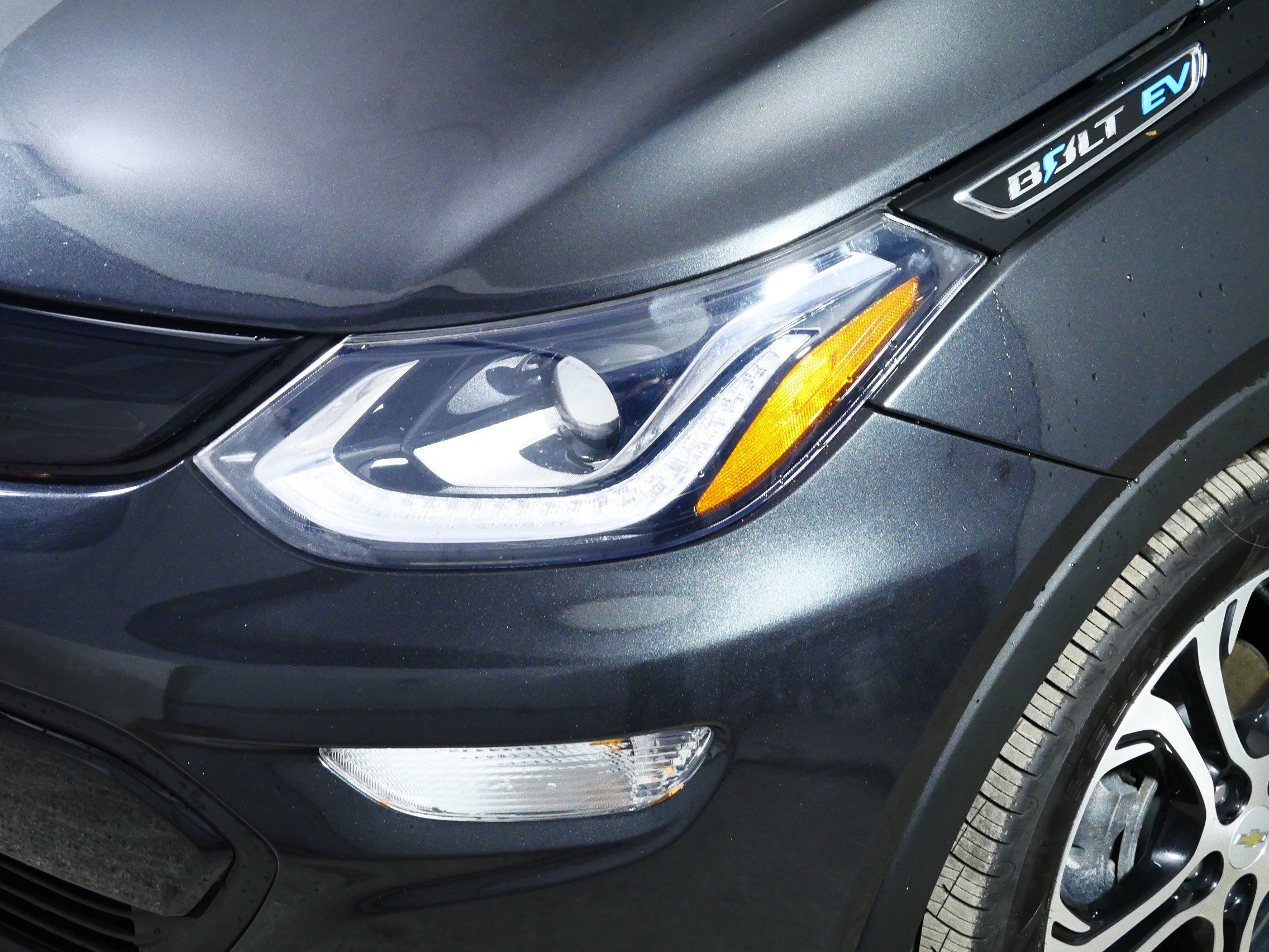 Used 2019 Chevrolet Bolt Premier w/ Infotainment Package image 16