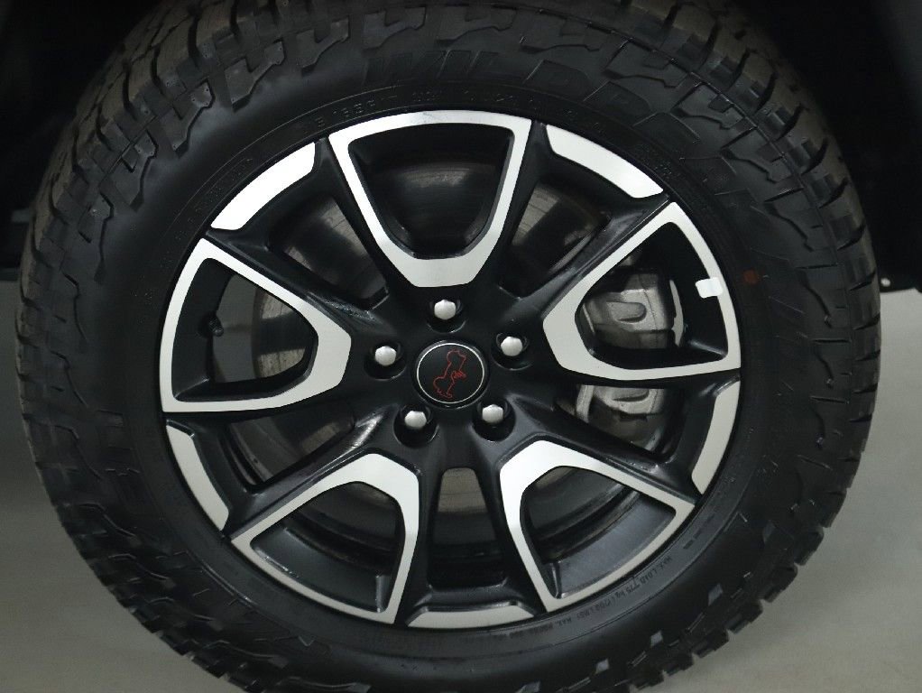 Used 2025 Jeep Compass Trailhawk image 10