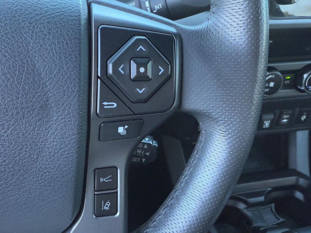 Used 2019 Toyota Tacoma TRD Sport image 17