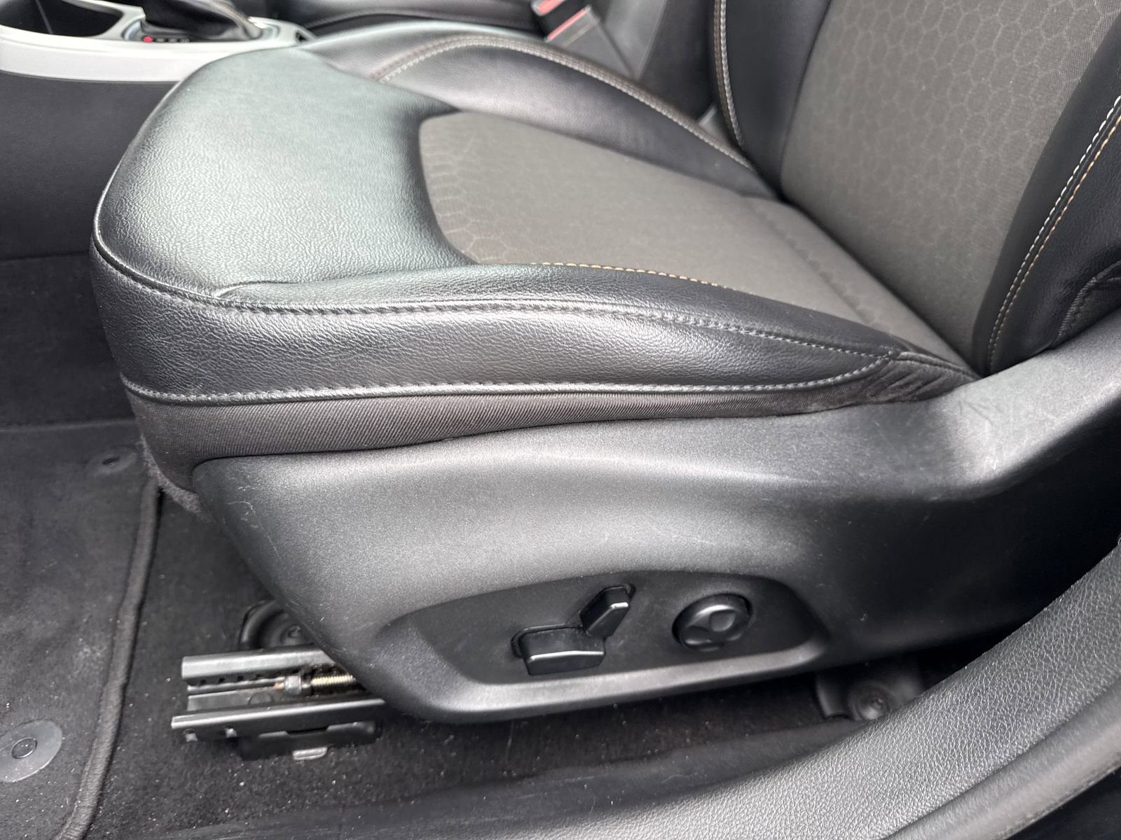 Used 2019 Jeep Compass Latitude w/ Popular Equipment Group image 17