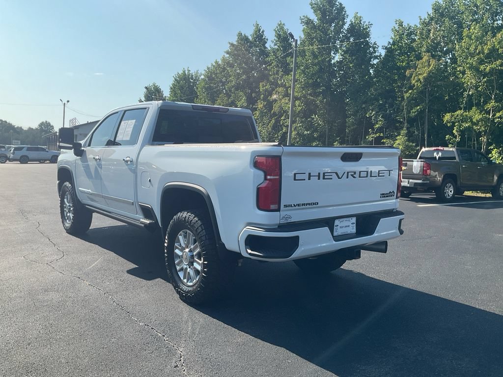Used 2024 Chevrolet Silverado 3500 High Country w/ High Country Premium Package AWD/4WD image 7
