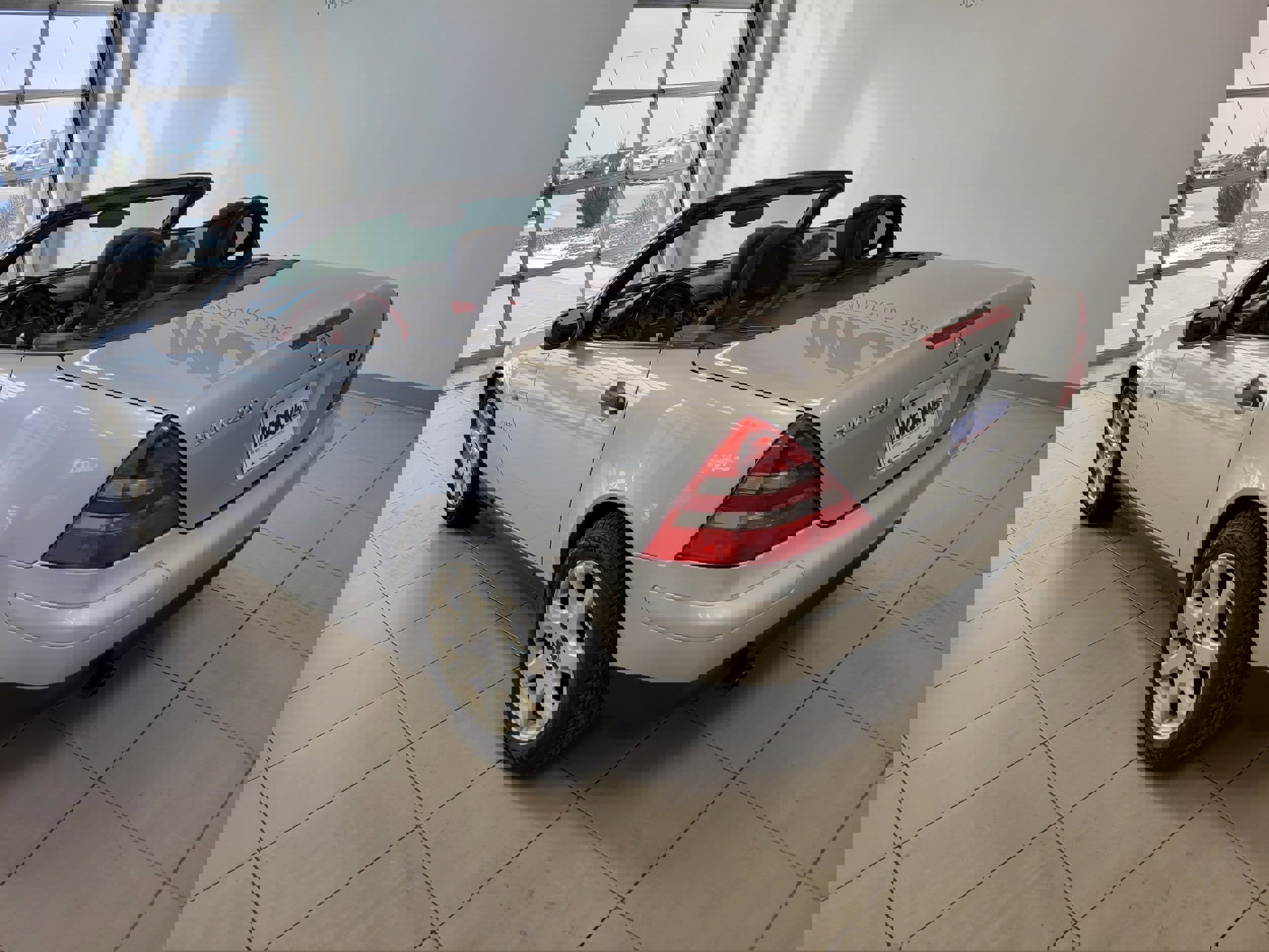 Used 1998 Mercedes-Benz SLK 230 image 4