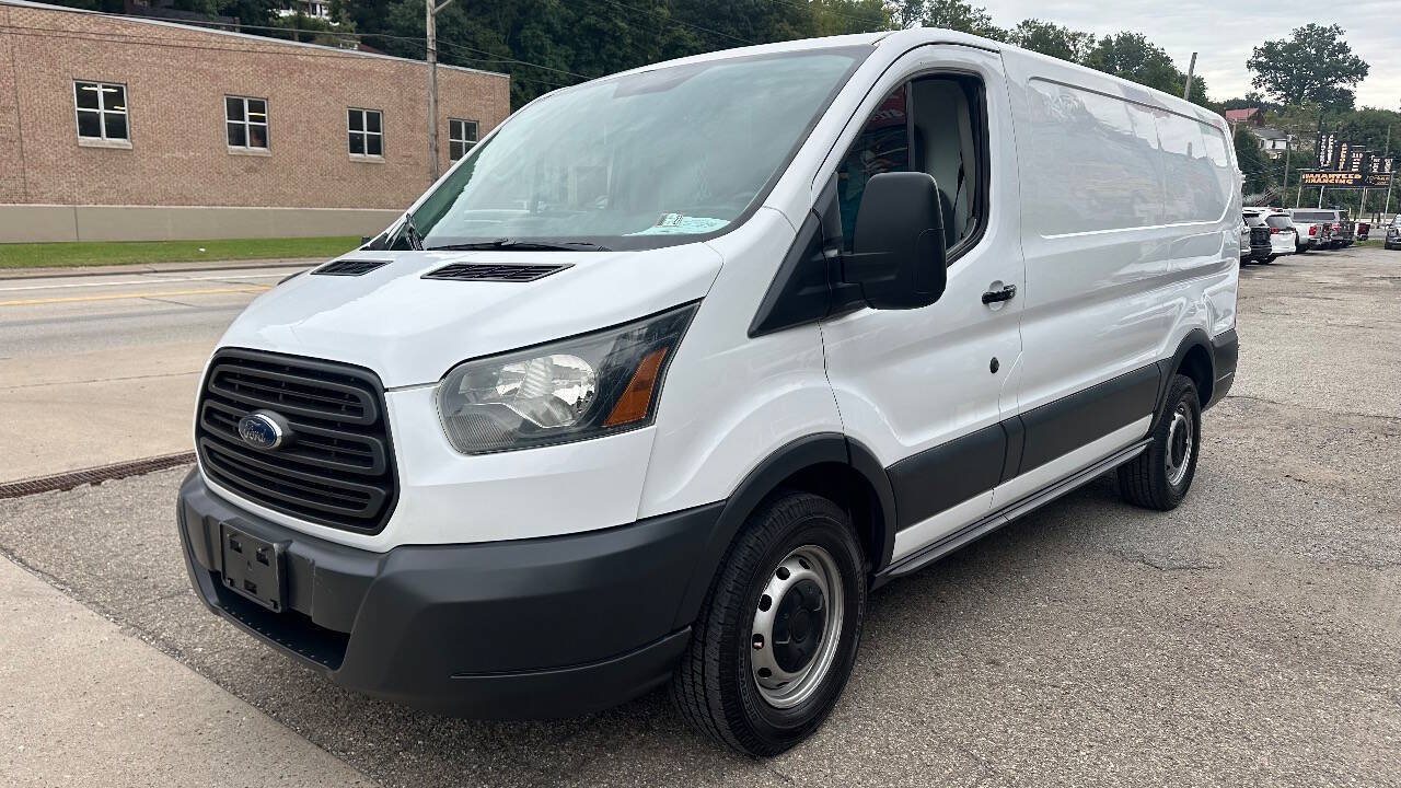 Used 2015 Ford Transit 250 130 Low Roof RWD image 3