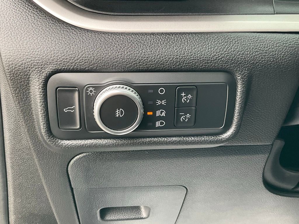 Certified 2022 Ford Explorer XLT w/ Equipment Group 202A image 14