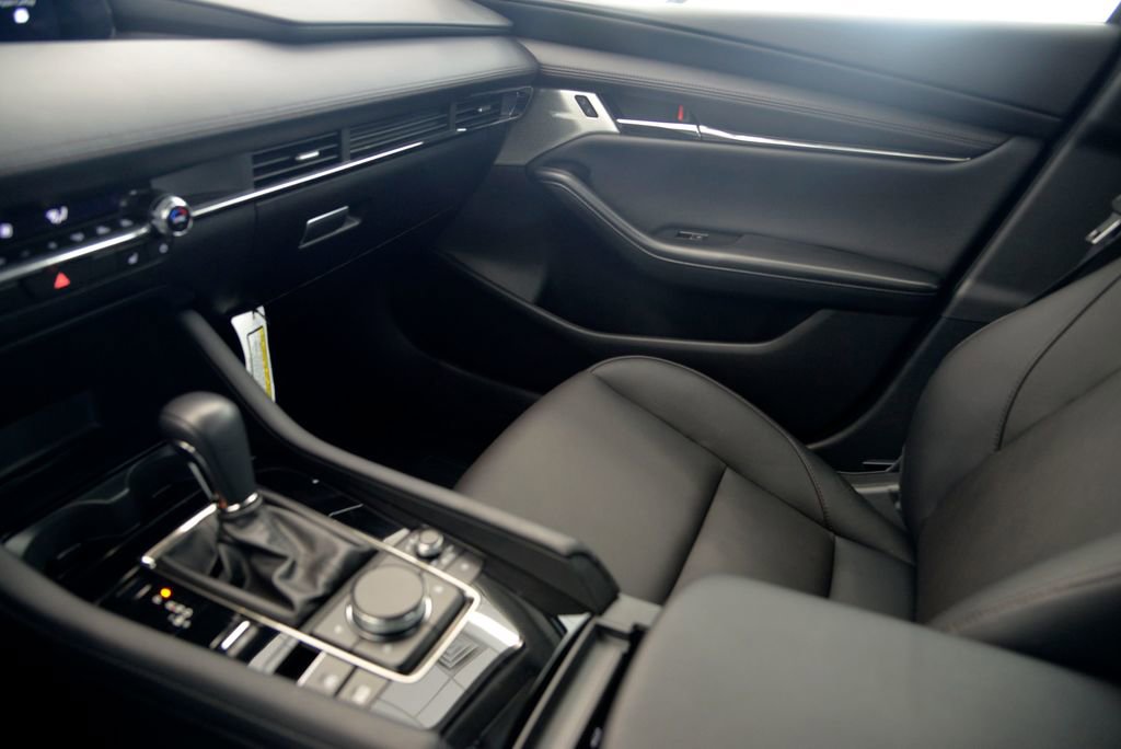 Certified 2025 MAZDA MAZDA3 2.5 Turbo Sedan w/Premium Plus image 26