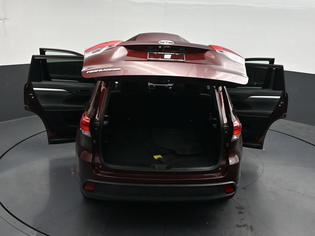 Used 2019 Toyota Highlander LE FWD image 36