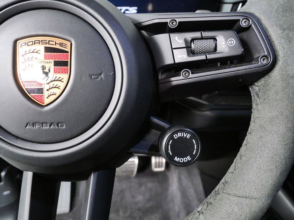Certified 2025 Porsche Cayenne GTS AWD/4WD image 16