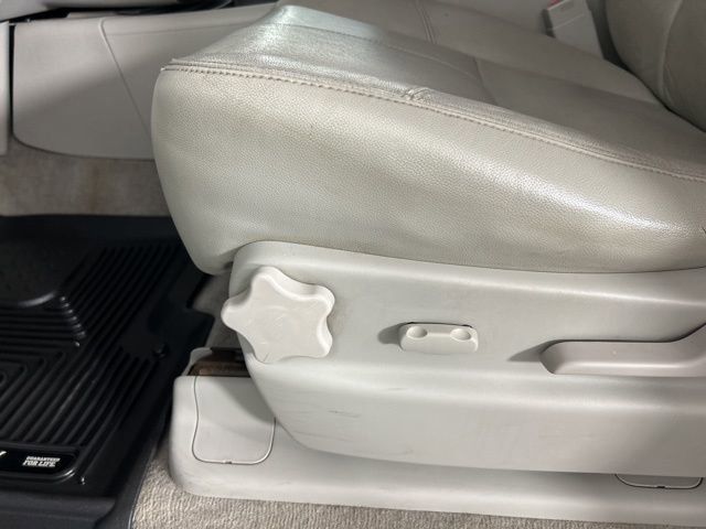 Used 2010 Chevrolet Suburban LT AWD/4WD image 28