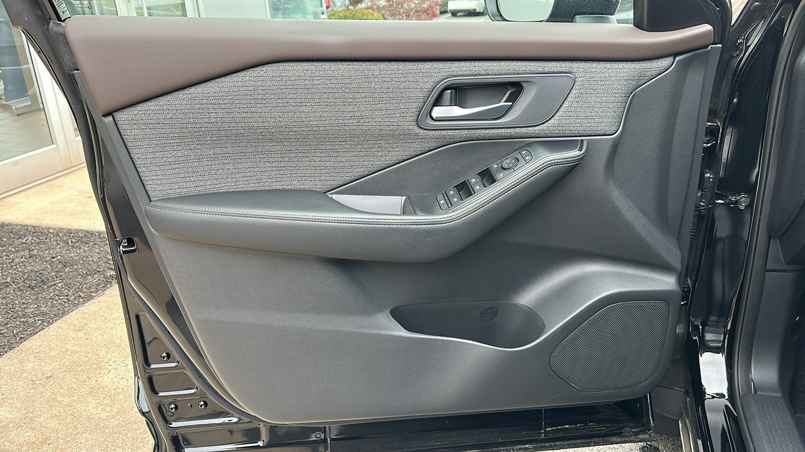 Certified 2022 Nissan Rogue SV image 12