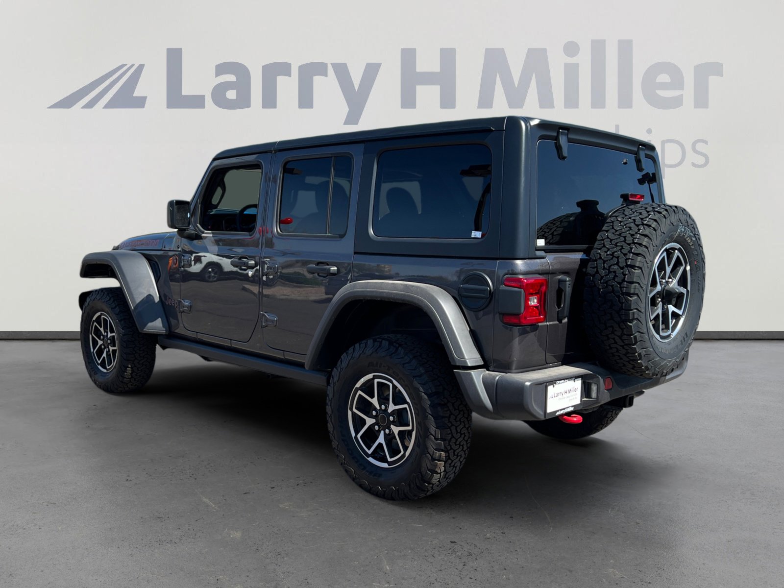 New 2025 Jeep Wrangler Unlimited Rubicon w/ Convenience Group image 3
