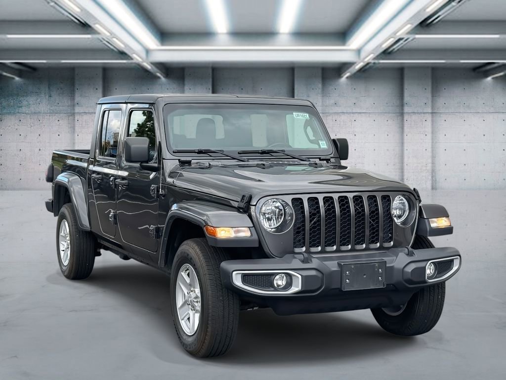 Used 2021 Jeep Gladiator Sport image 2