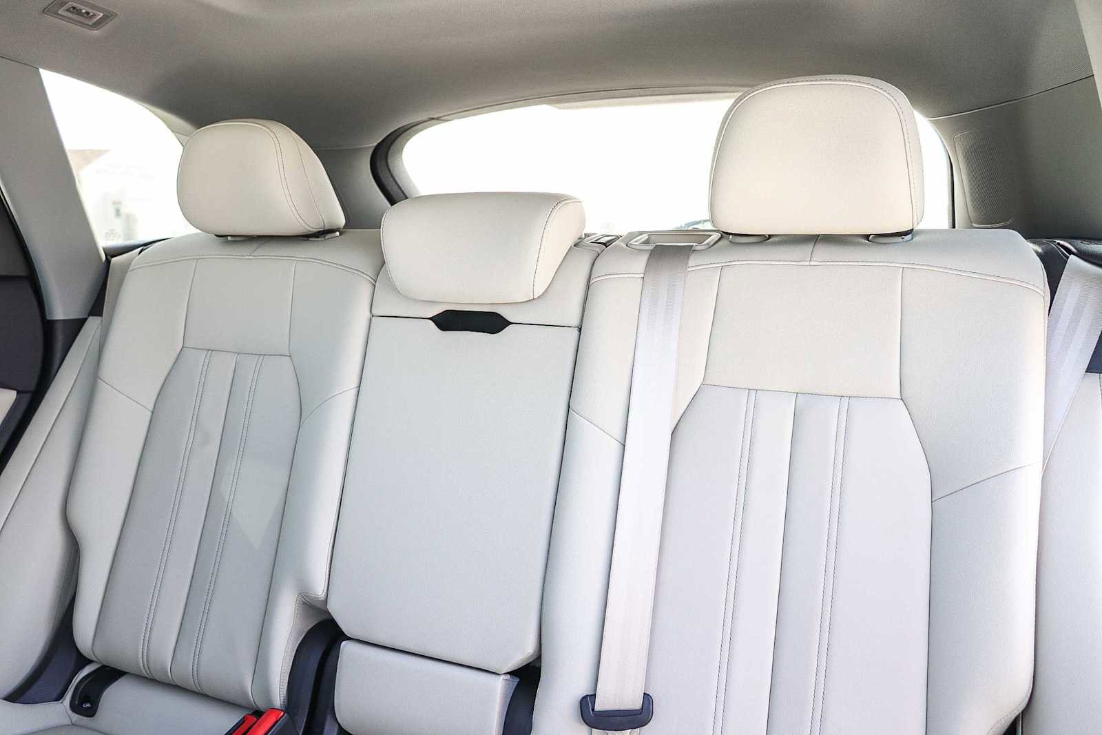 Used 2025 Audi Q5 Premium w/ Convenience Package image 23