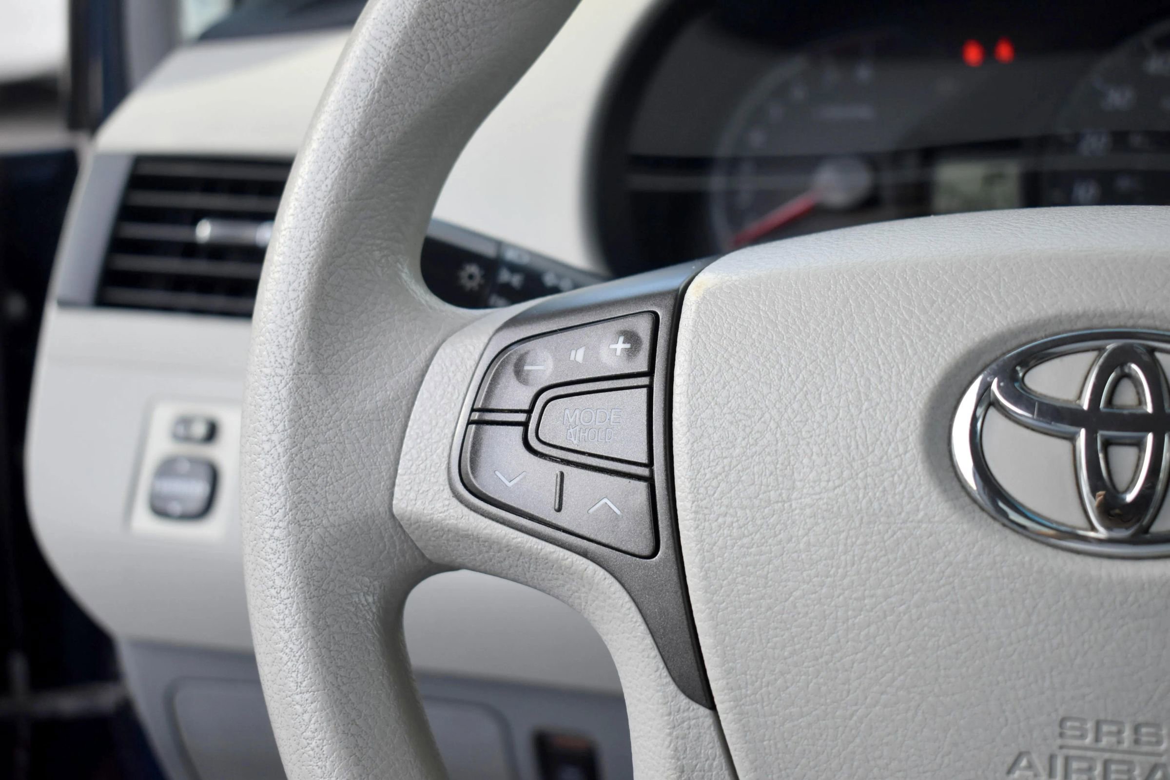 Used 2012 Toyota Sienna LE image 21