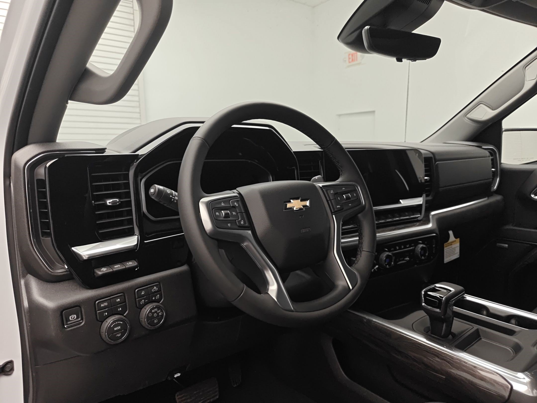 New 2026 Chevrolet Silverado 1500 LTZ AWD/4WD image 4