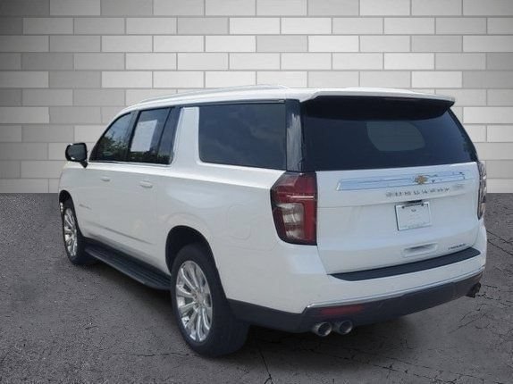 Used 2022 Chevrolet Suburban Premier w/ Premium Package AWD/4WD image 4