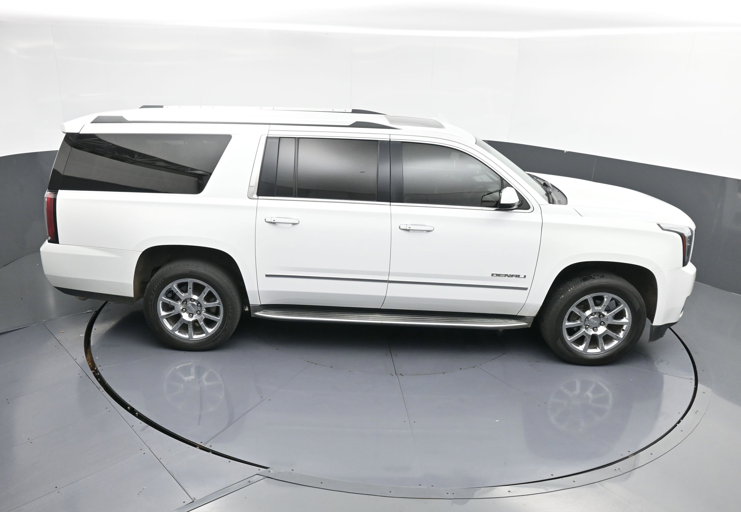 Used 2016 GMC Yukon XL Denali w/ Open Road Package image 34