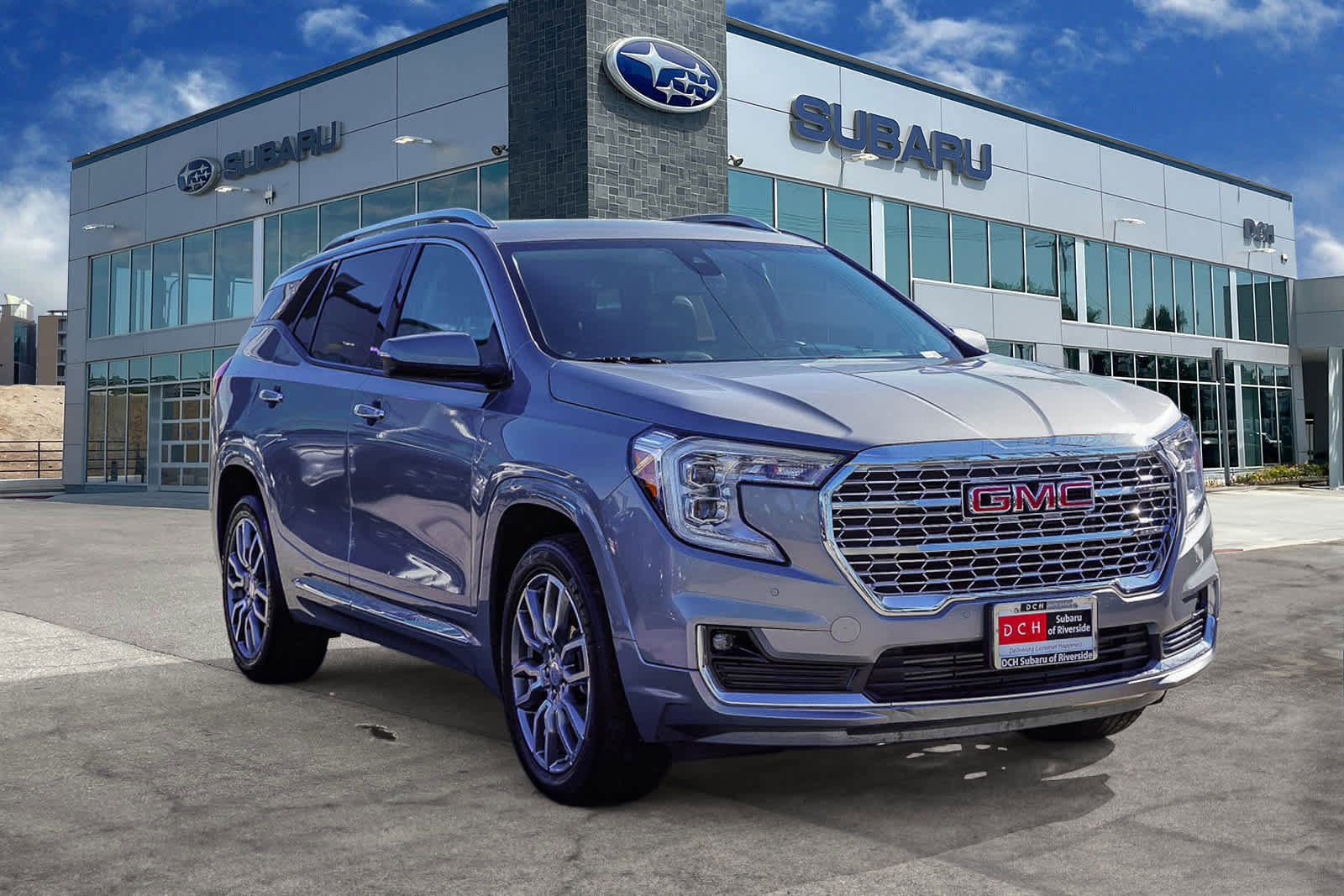 Used 2024 GMC Terrain Denali image 3