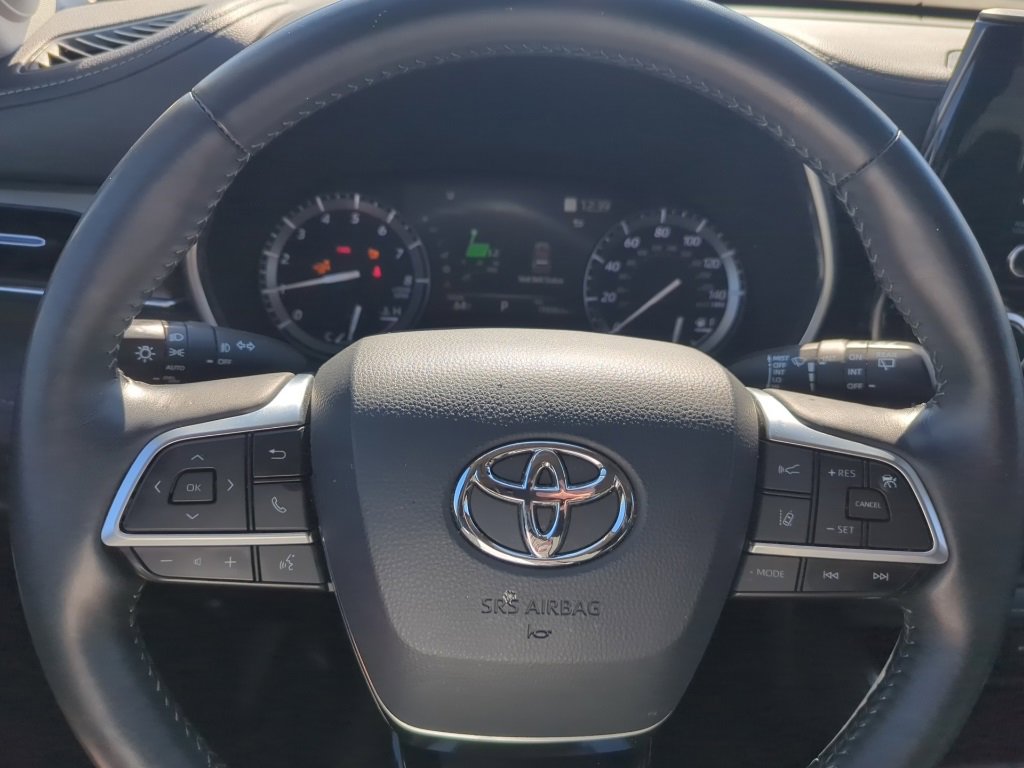Used 2021 Toyota Highlander Limited image 15