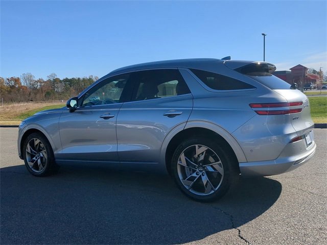 Used 2023 Genesis Electrified GV70 Advanced image 6