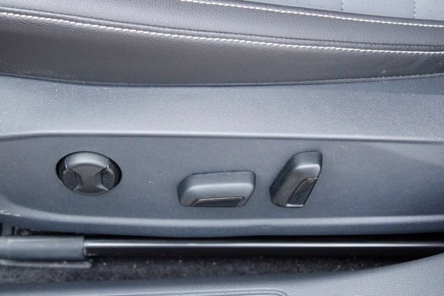 Used 2026 Volkswagen Jetta SE FWD image 14