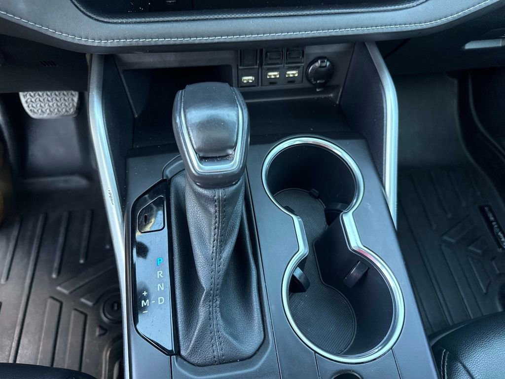 Used 2021 Toyota Highlander XSE image 23