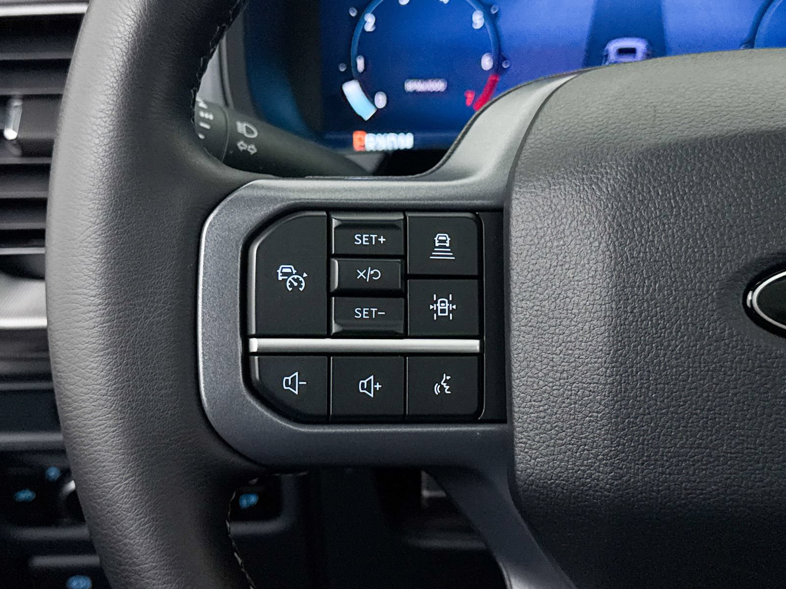 Used 2025 Ford F150 Lariat AWD/4WD image 37