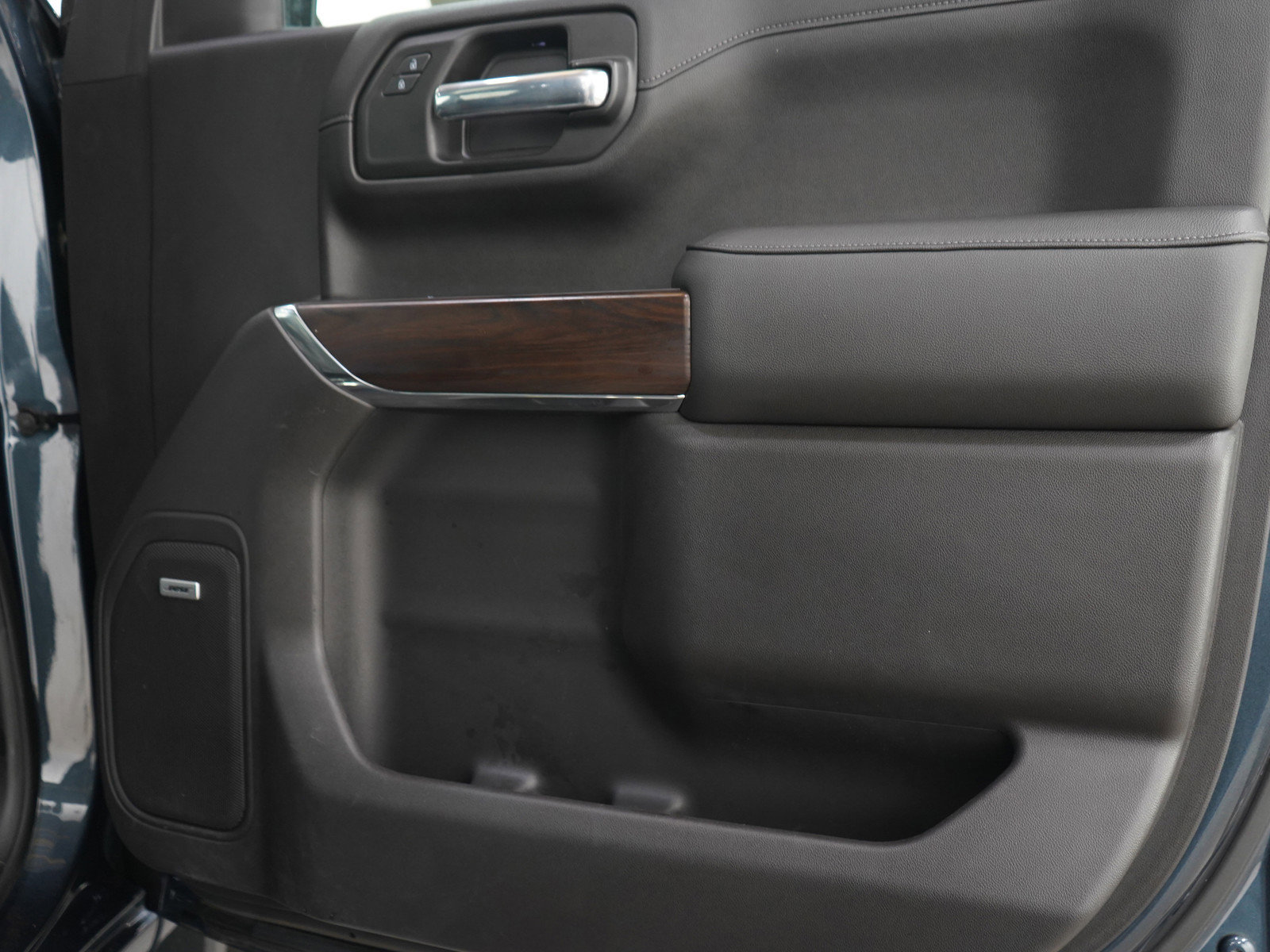 Used 2020 GMC Sierra 1500 SLT w/ SLT Premium Plus Package AWD/4WD image 9