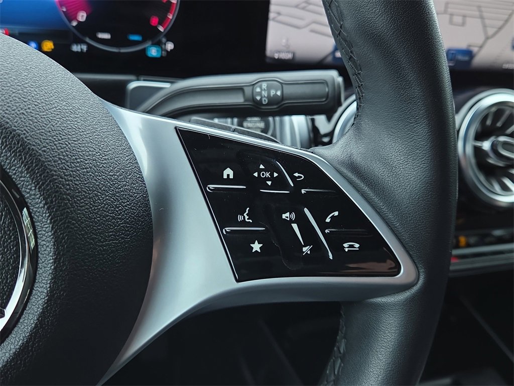 Certified 2025 Mercedes-Benz GLB 250 4MATIC image 22