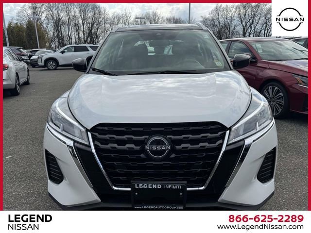 Used 2023 Nissan Kicks SV image 2