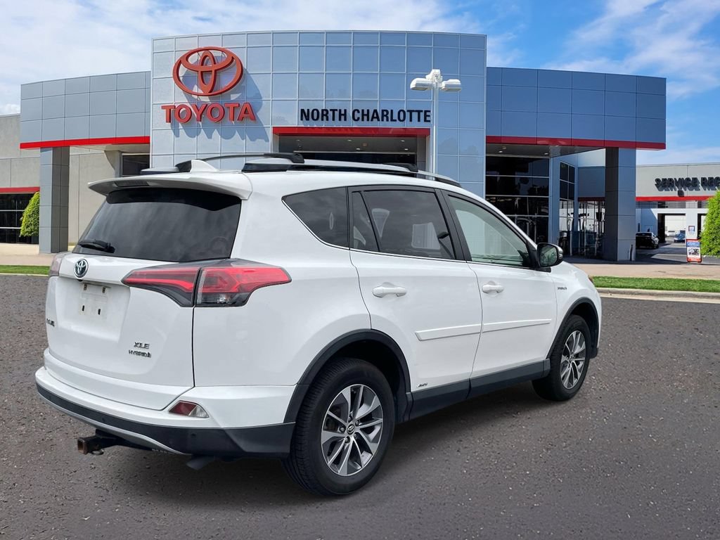 Used 2018 Toyota RAV4 XLE w/ Convenience Package AWD/4WD image 7