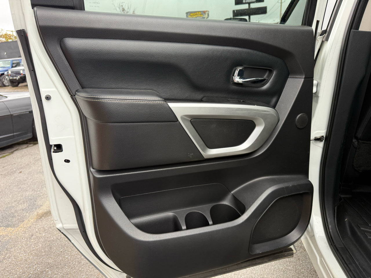 Used 2017 Nissan Titan PRO-4X image 21