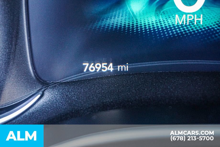 Used 2023 Chrysler Pacifica Touring-L image 58