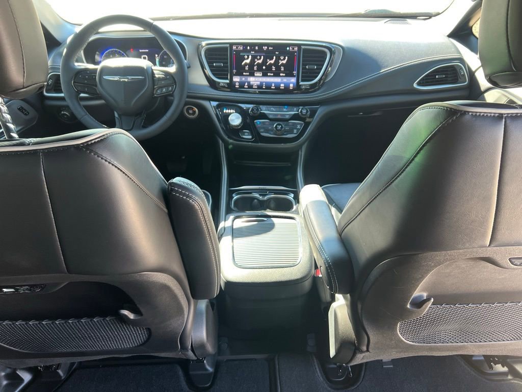 Used 2024 Chrysler Pacifica Limited w/ S Appearance Package image 22