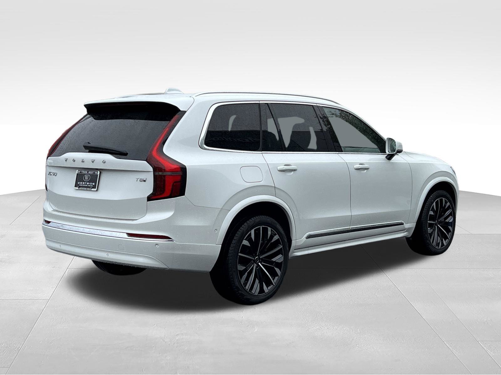 New 2026 Volvo XC90 T8 Plus w/ Protection Package Premier AWD/4WD image 6
