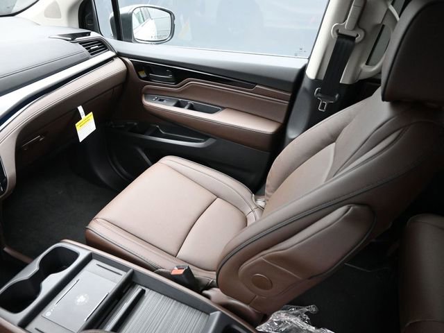 New 2026 Honda Odyssey Touring image 11