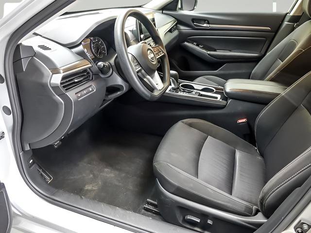 Used 2023 Nissan Altima 2.5 SV image 9