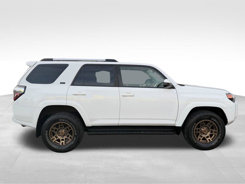 Used 2020 Toyota 4Runner SR5 AWD/4WD image 8